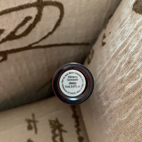 Josie Maran concealer and m.a.c cosmetics - Picture 3 of 5